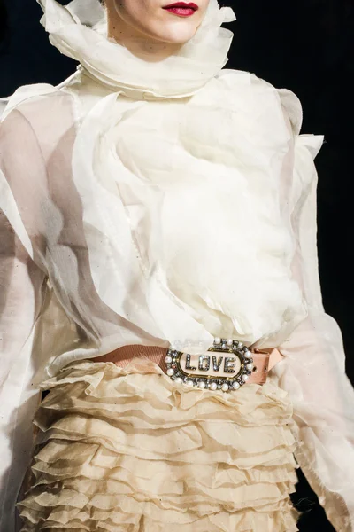 Look 19